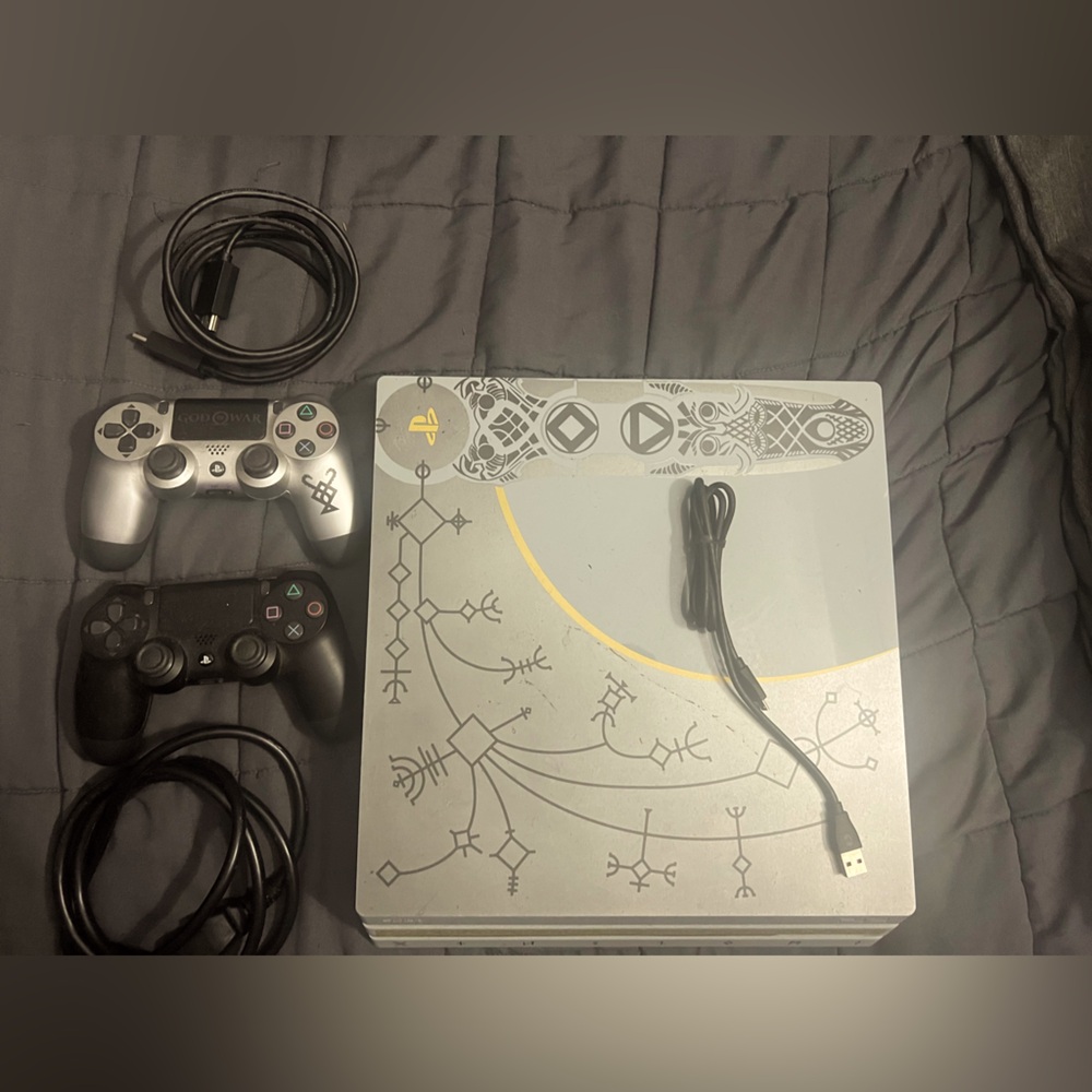 Sony Play Station 4 Console 1T